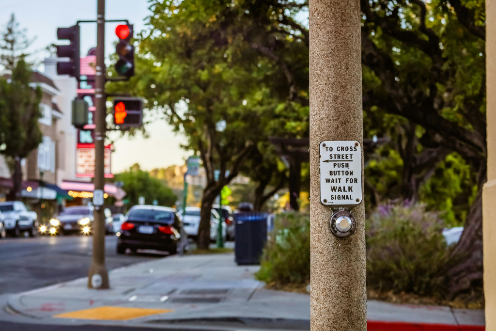 Does Tin Foil Block Car Key Signals? A Comprehensive Guide