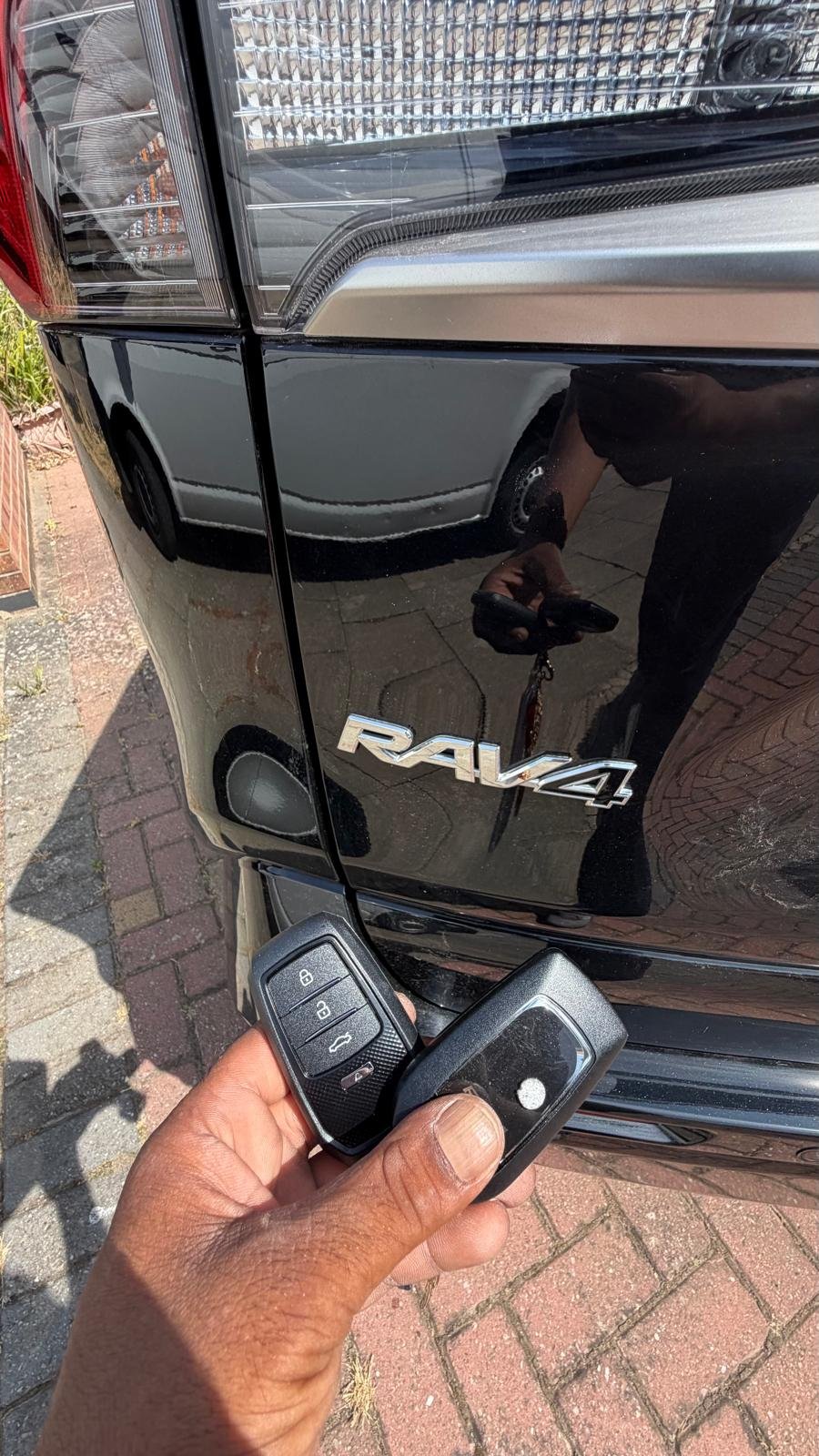 Spare car key being cut and programmed in Leicester